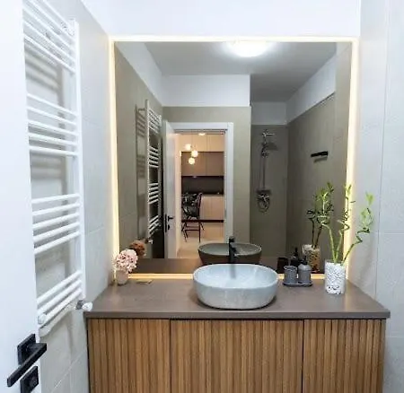 Lara Mamaia * Navodari